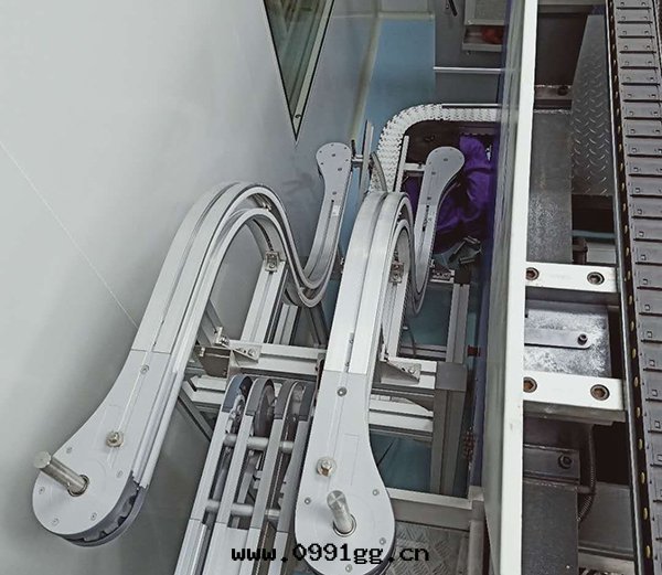 夹瓶(píng)輸送機(jī)