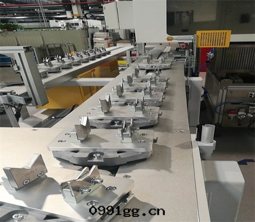 龍骨(gǔ)連(lián)托盤線(xiàn)